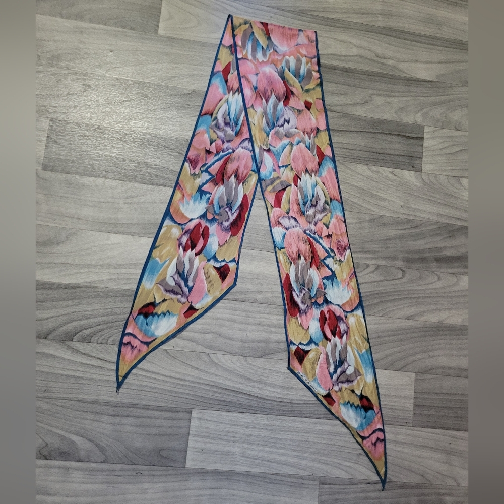 Vintage Oscar De La Renta Neck Scarf